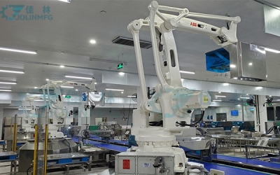 中央廚房?jī)舨舜a垛AGV搬運(yùn)設(shè)備